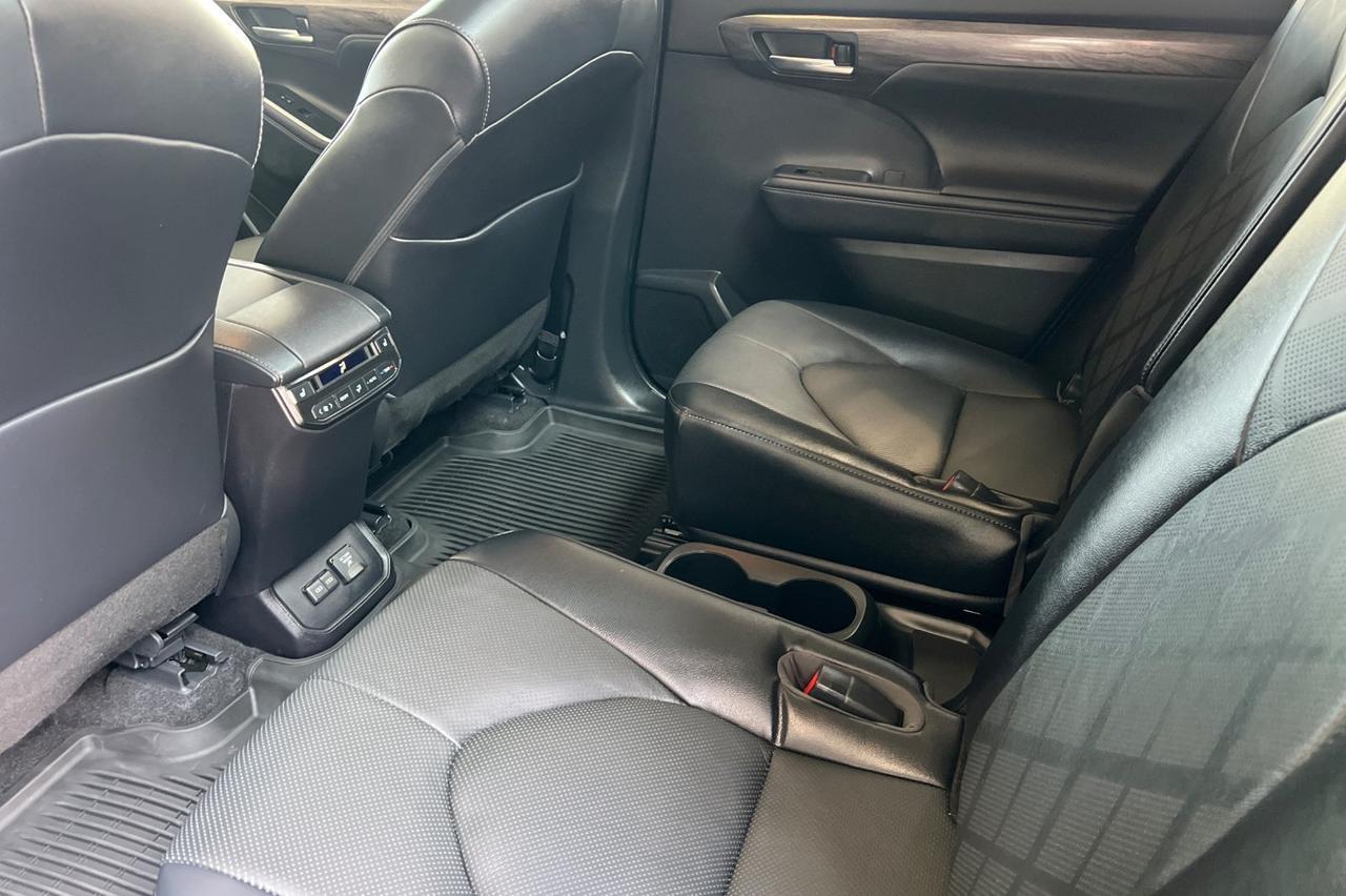 2023 Toyota Highlander Hybrid Platinum Ontario OR