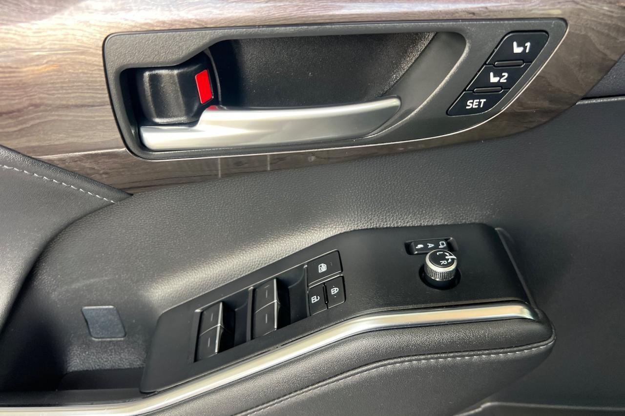 2023 Toyota Highlander Hybrid Platinum Ontario OR