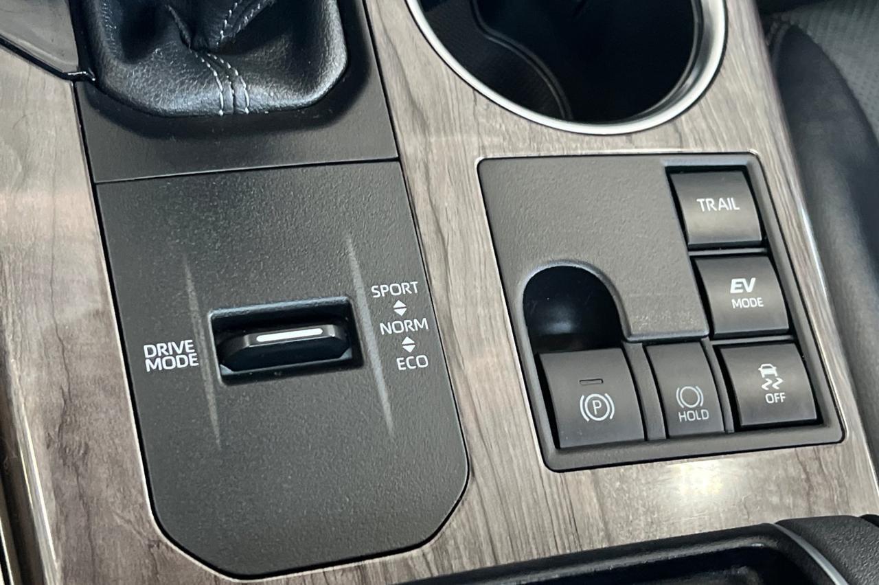 2023 Toyota Highlander Hybrid Platinum Ontario OR
