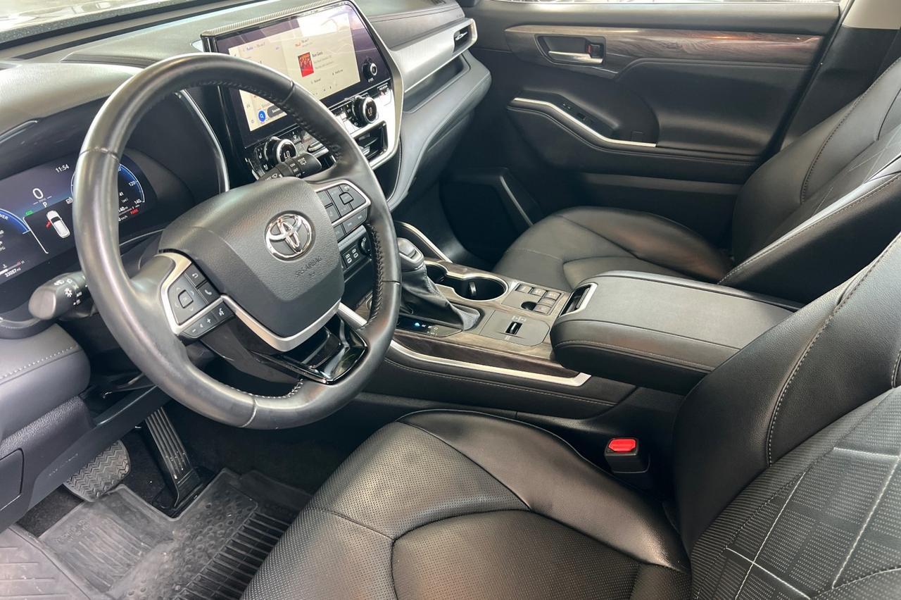 2023 Toyota Highlander Hybrid Platinum Ontario OR