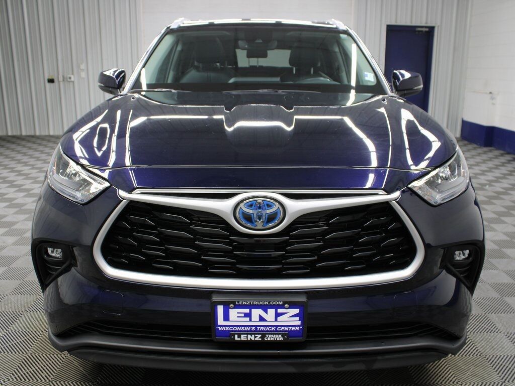 2023 Toyota Highlander Hybrid XLE AWD 8 Passenger Fond du Lac WI