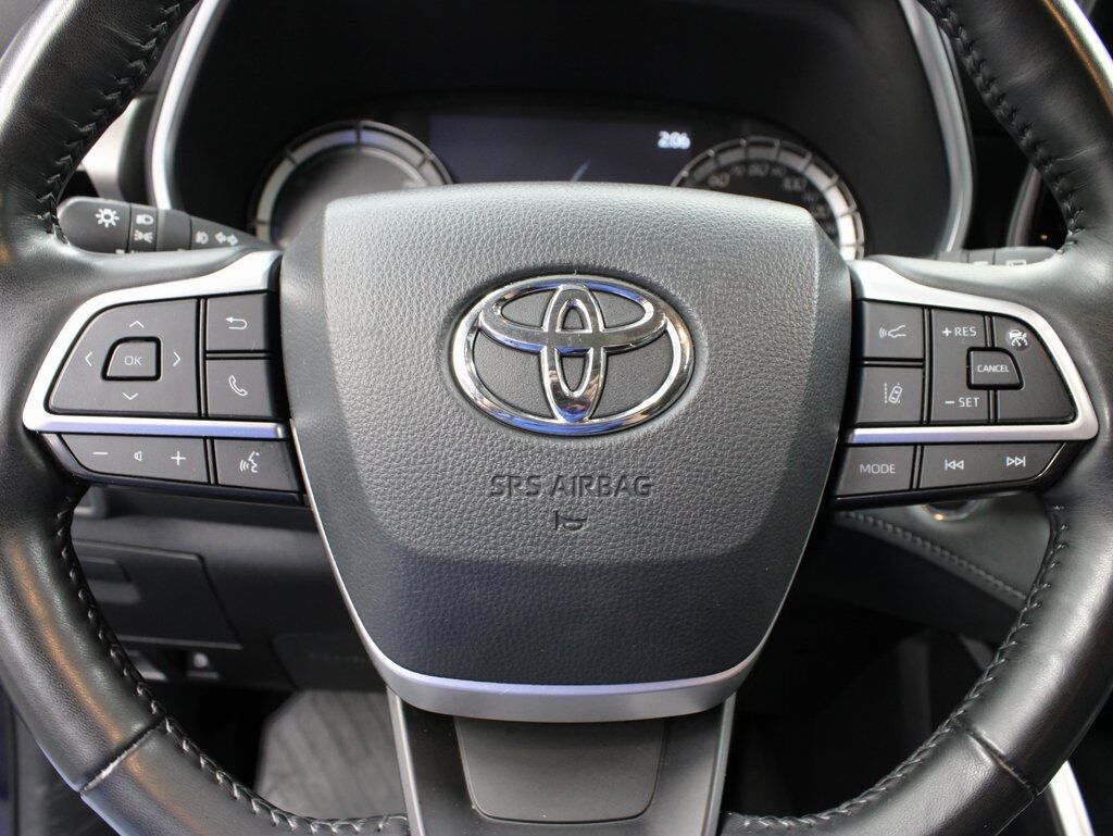 2023 Toyota Highlander Hybrid XLE AWD 8 Passenger Fond du Lac WI