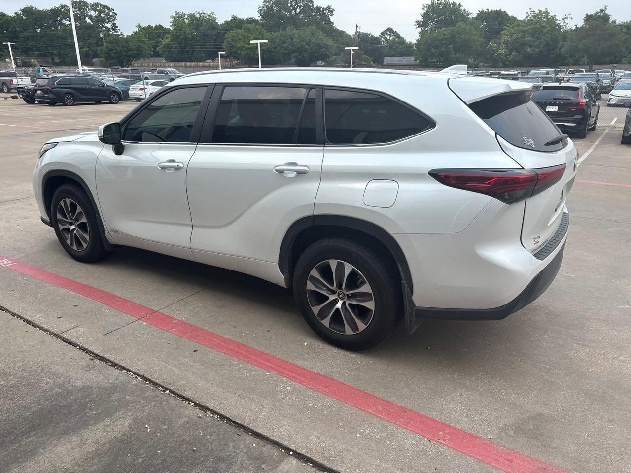 2023 Toyota Highlander Hybrid XLE Hurst TX