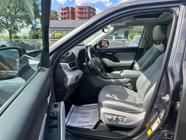 2023 Toyota Highlander Hybrid XLE Worcester MA