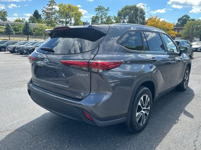 2023 Toyota Highlander Hybrid XLE Worcester MA