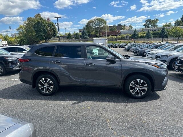 2023 Toyota Highlander Hybrid XLE Worcester MA
