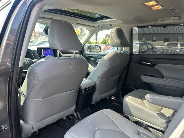 2023 Toyota Highlander Hybrid XLE Worcester MA