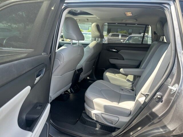 2023 Toyota Highlander Hybrid XLE Worcester MA