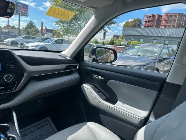 2023 Toyota Highlander Hybrid XLE Worcester MA