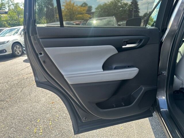 2023 Toyota Highlander Hybrid XLE Worcester MA