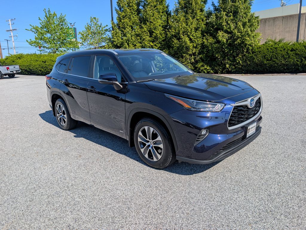 2023 Toyota Highlander Hybrid XLE