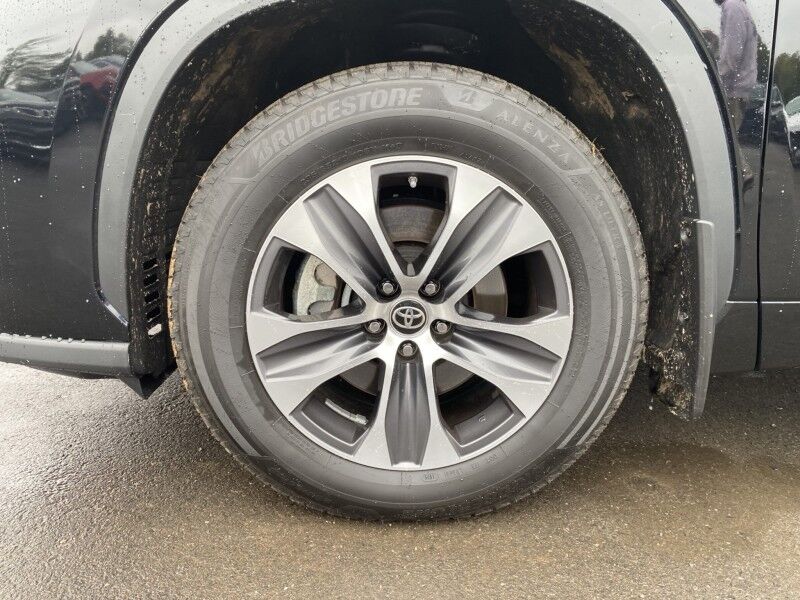 2023 Toyota Highlander L Bristol  PA