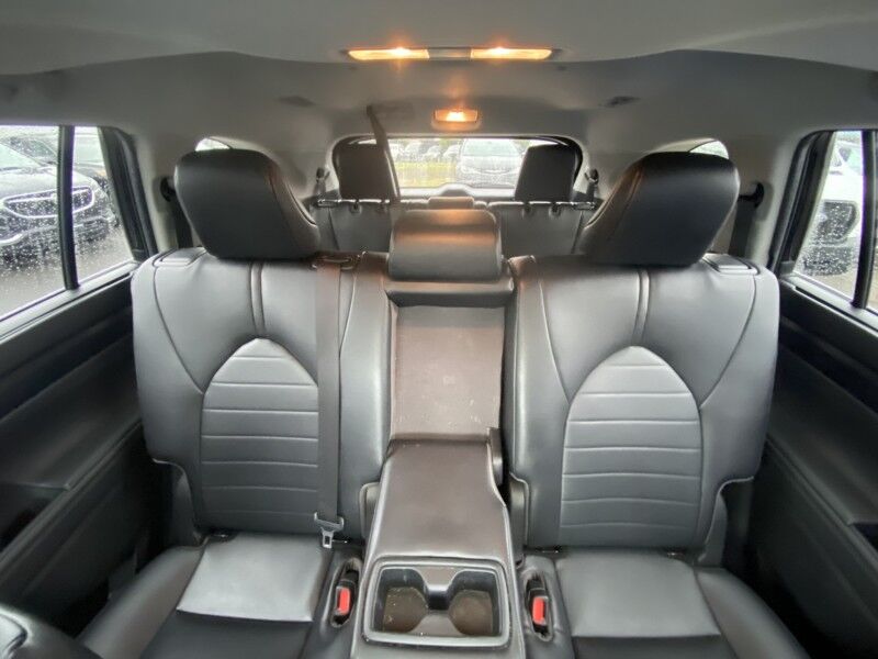 2023 Toyota Highlander L Bristol  PA