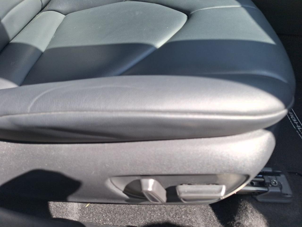 2023 Toyota Highlander L Hurst TX