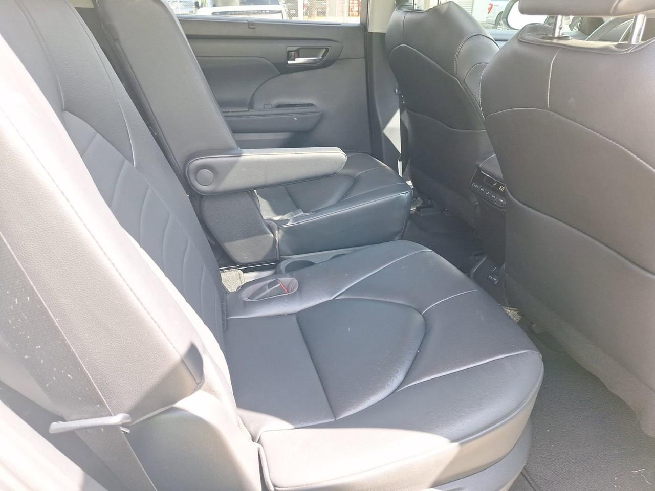 2023 Toyota Highlander L Hurst TX