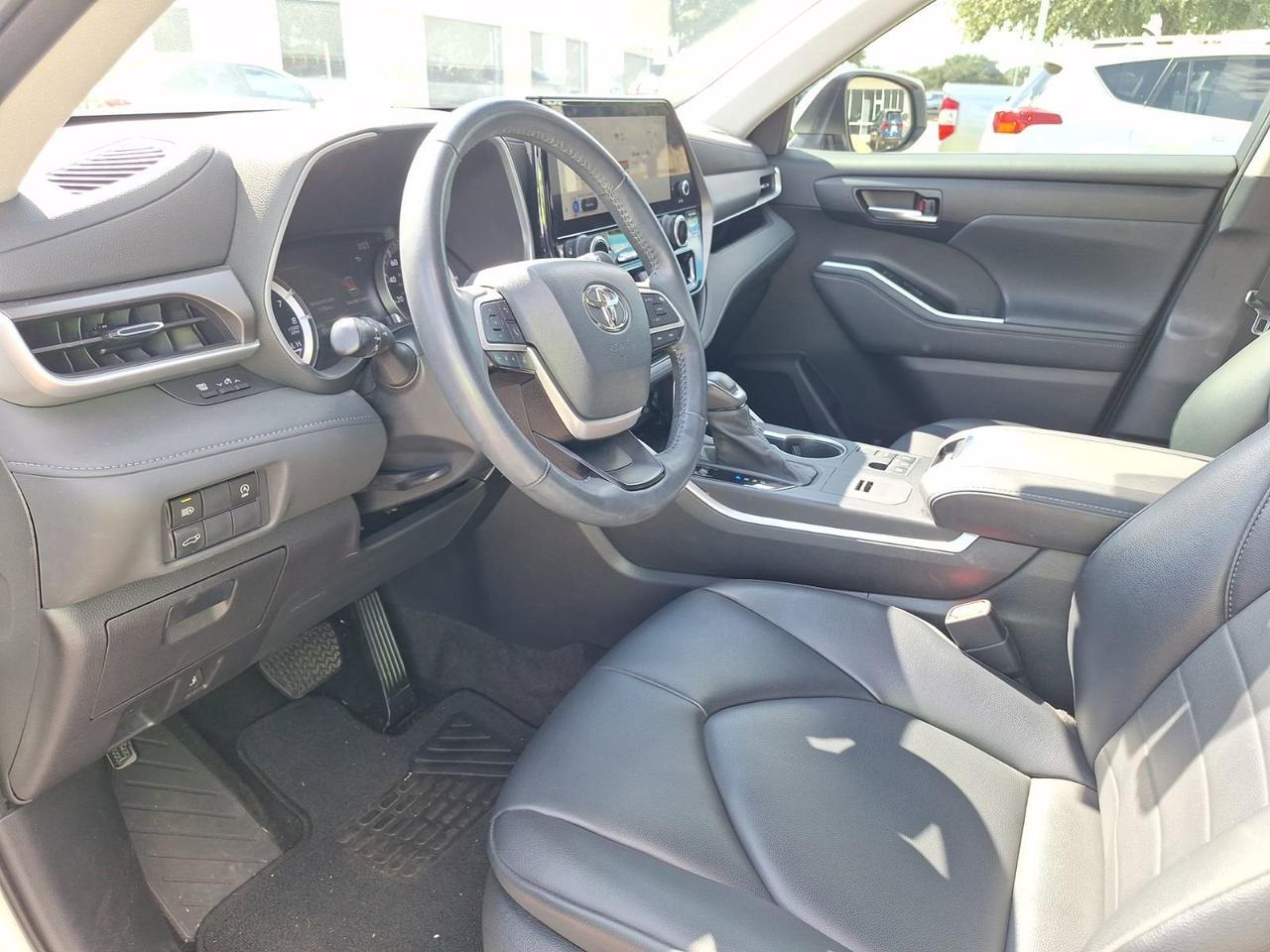 2023 Toyota Highlander L Hurst TX