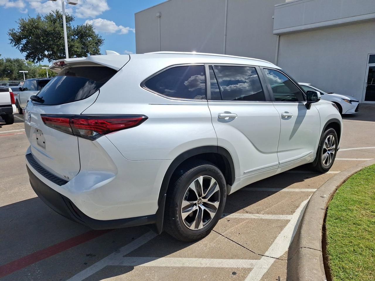 2023 Toyota Highlander L Hurst TX