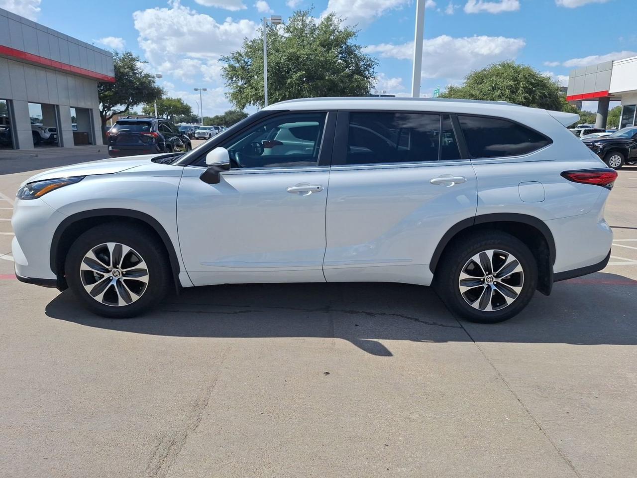 2023 Toyota Highlander L Hurst TX