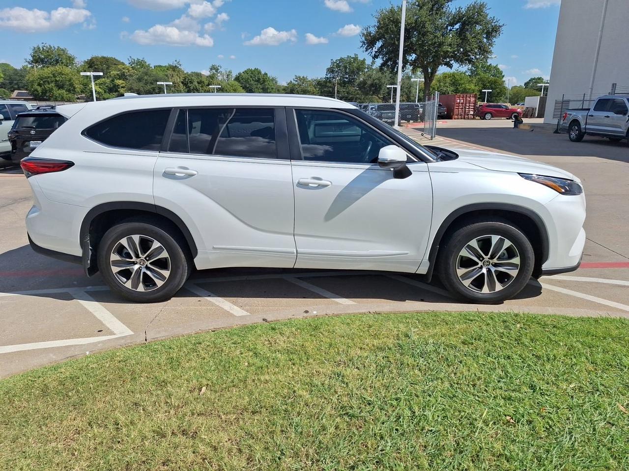 2023 Toyota Highlander L Hurst TX