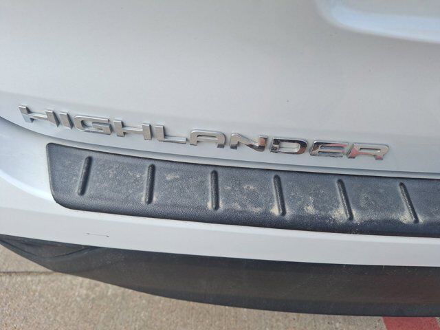 2023 Toyota Highlander L Hurst TX