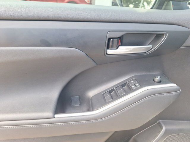 2023 Toyota Highlander L Hurst TX