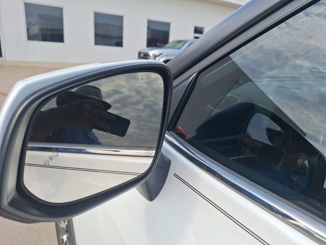 2023 Toyota Highlander L Hurst TX