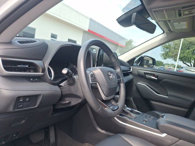 2023 Toyota Highlander L Hurst TX