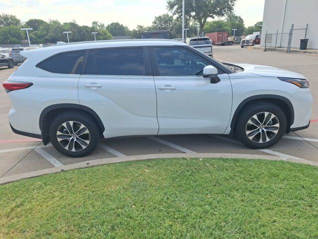 2023 Toyota Highlander L Hurst TX