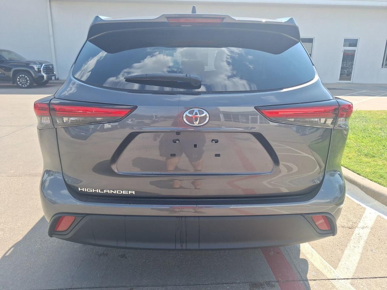 2023 Toyota Highlander L Hurst TX