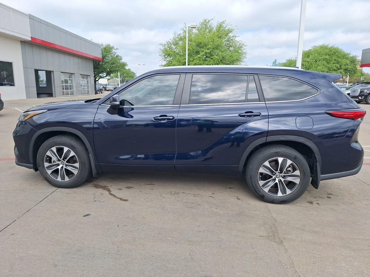 2023 Toyota Highlander L Hurst TX