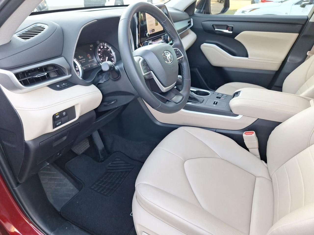 2023 Toyota Highlander L Hurst TX