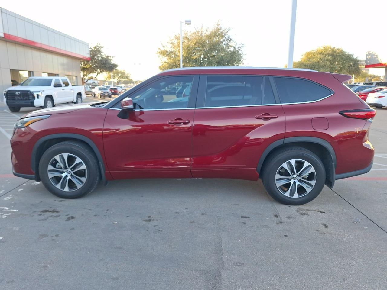 2023 Toyota Highlander L Hurst TX