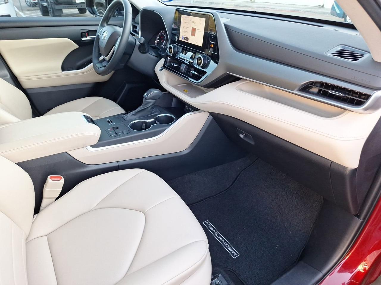 2023 Toyota Highlander L Hurst TX