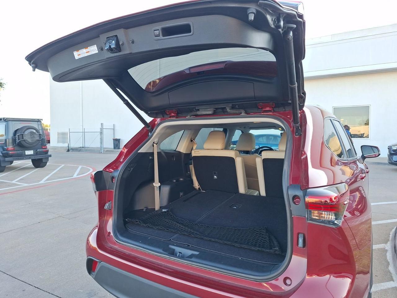 2023 Toyota Highlander L Hurst TX