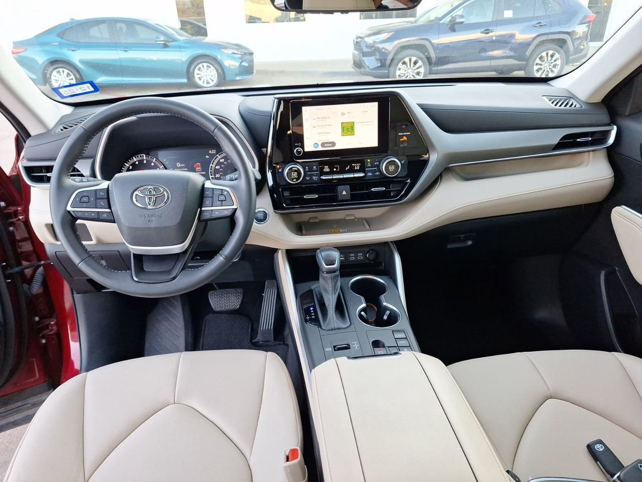 2023 Toyota Highlander L Hurst TX