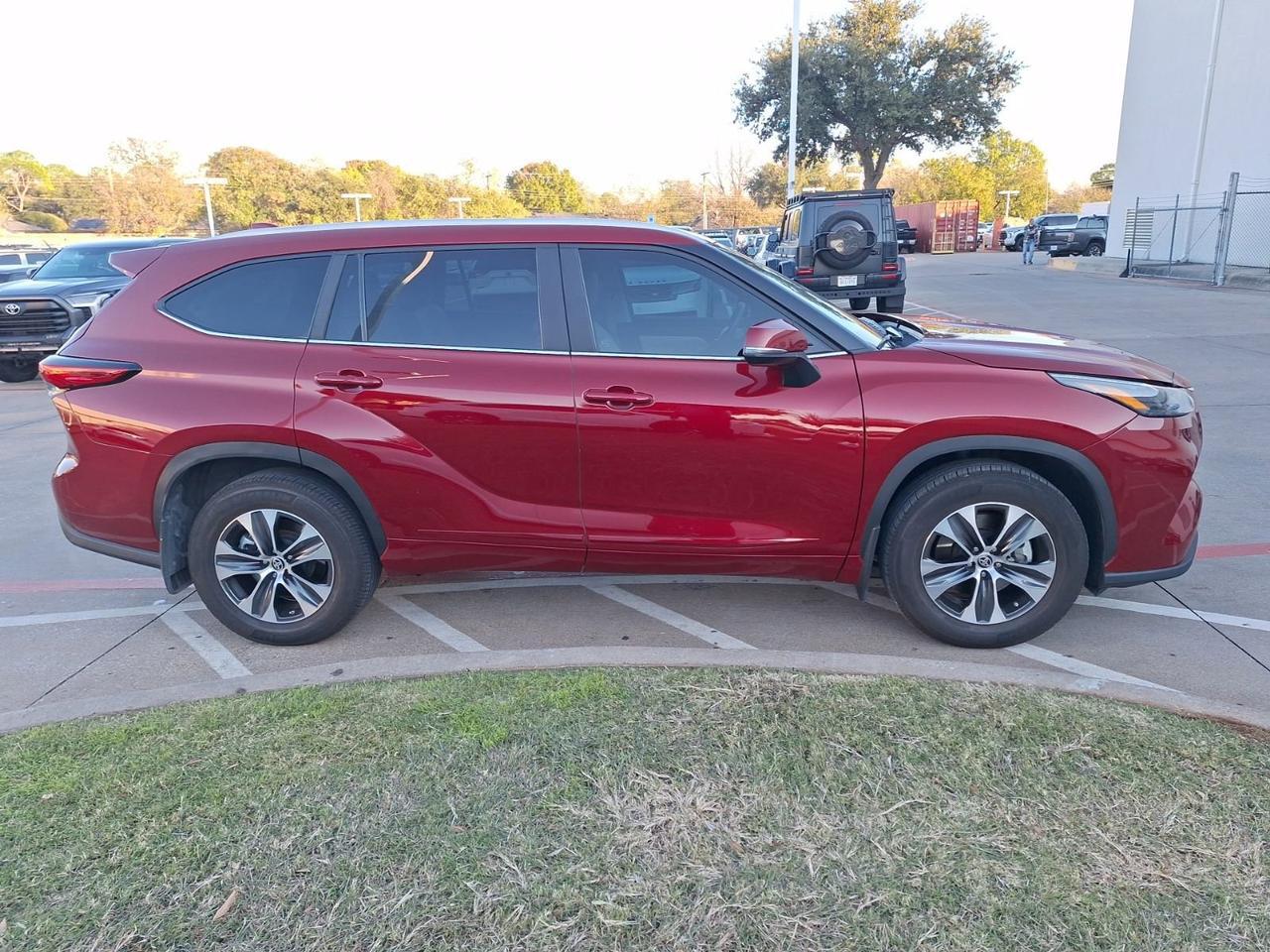 2023 Toyota Highlander L Hurst TX
