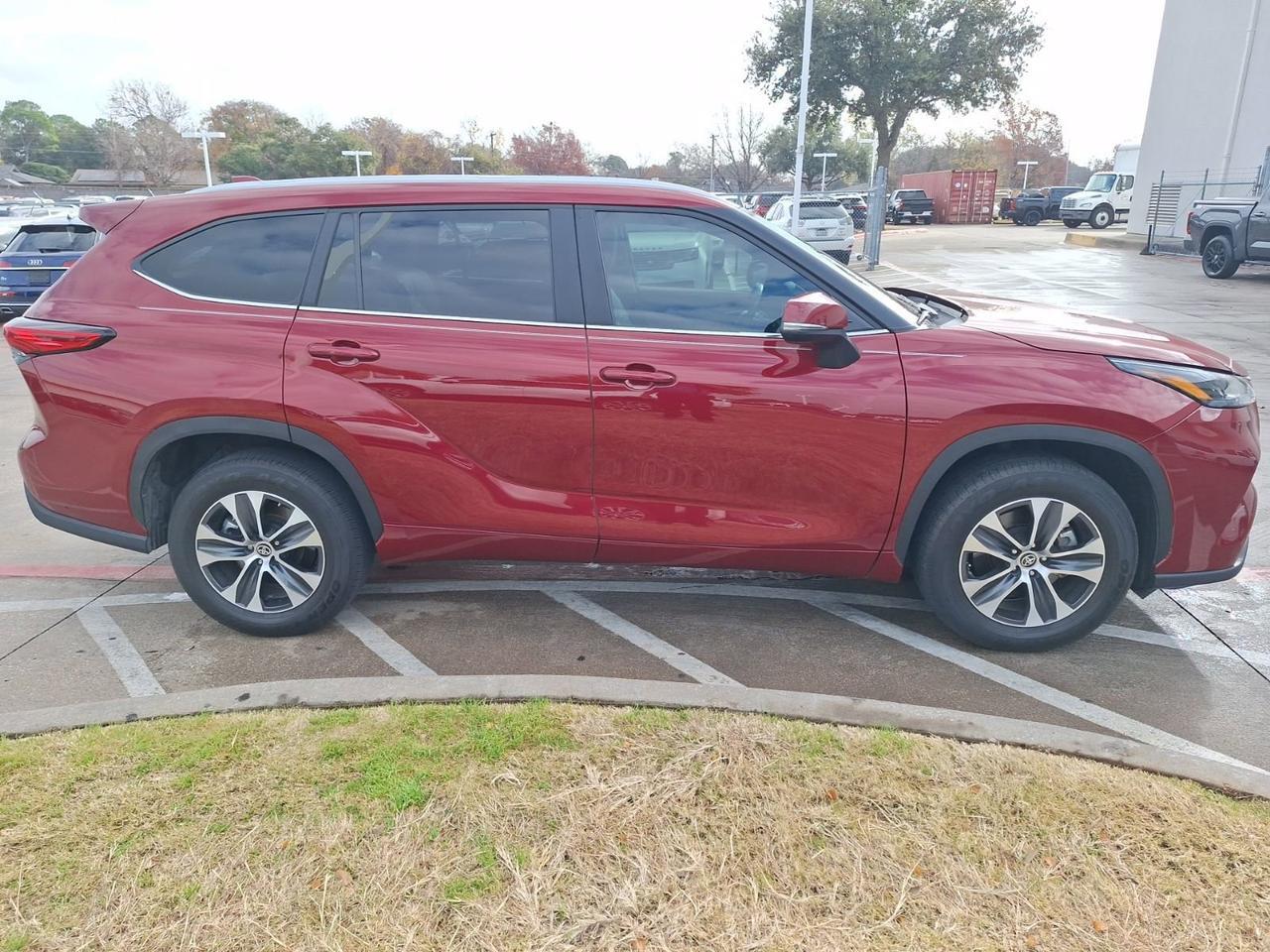 2023 Toyota Highlander L Hurst TX