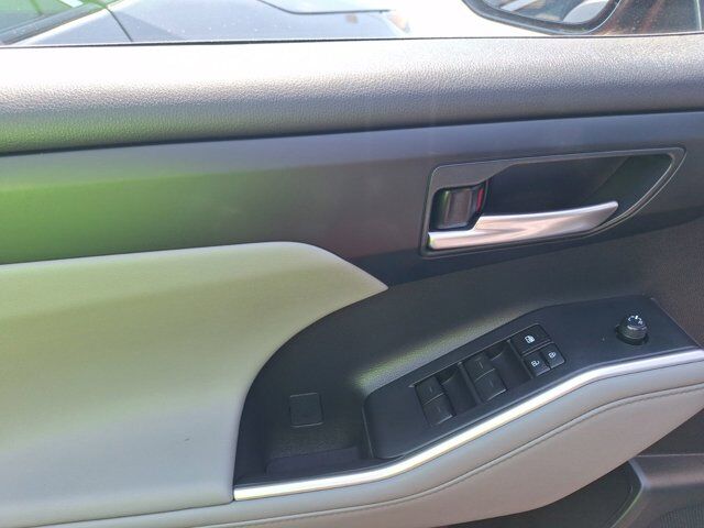 2023 Toyota Highlander L Hurst TX