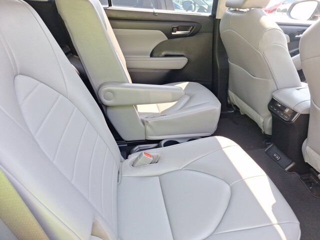 2023 Toyota Highlander L Hurst TX