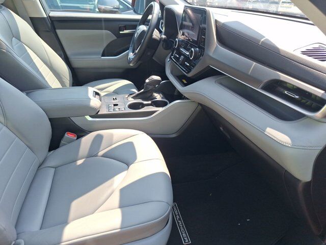 2023 Toyota Highlander L Hurst TX