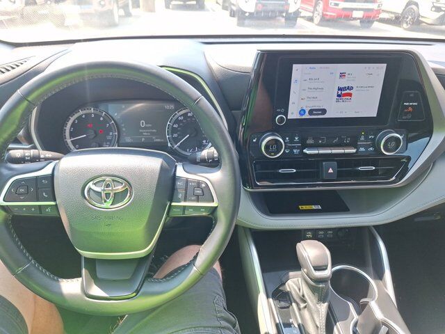 2023 Toyota Highlander L Hurst TX