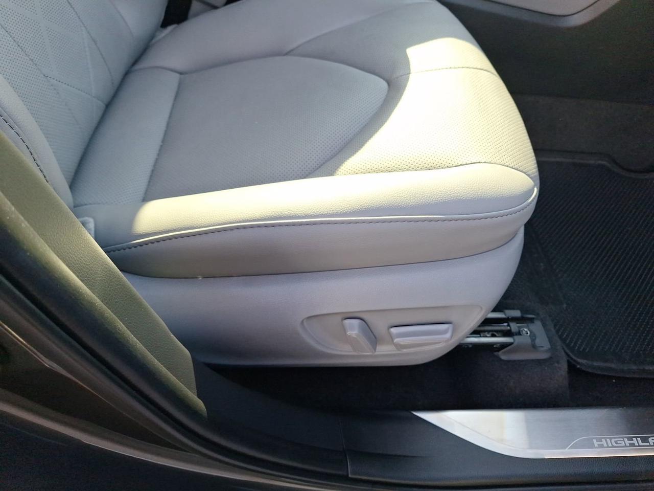 2023 Toyota Highlander L Hurst TX