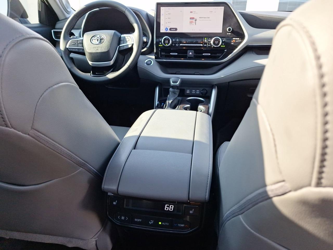 2023 Toyota Highlander L Hurst TX