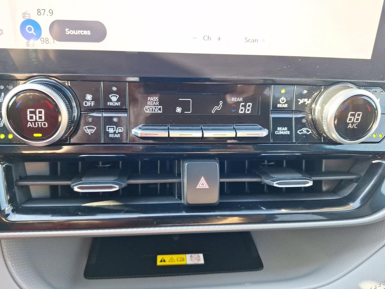 2023 Toyota Highlander L Hurst TX