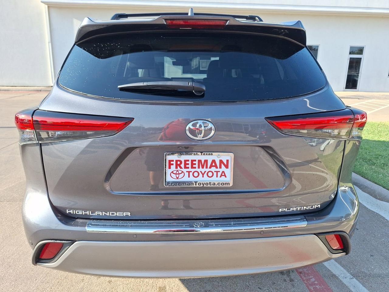 2023 Toyota Highlander L Hurst TX