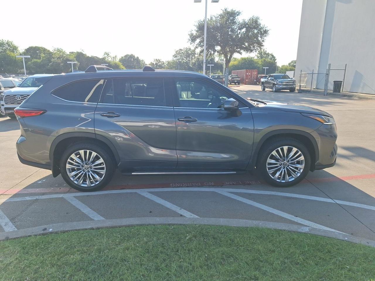 2023 Toyota Highlander L Hurst TX