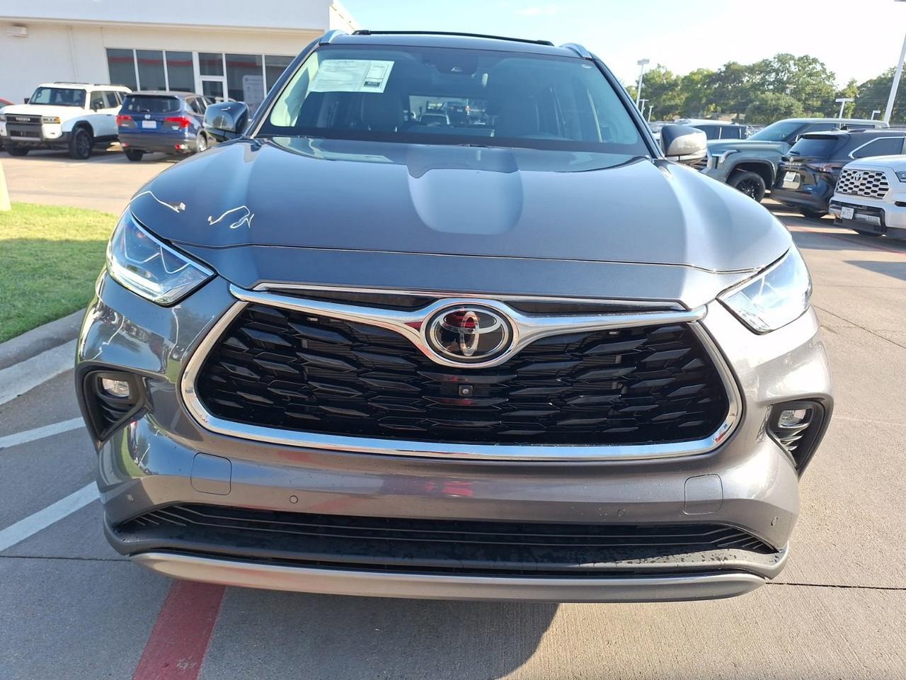 2023 Toyota Highlander L Hurst TX