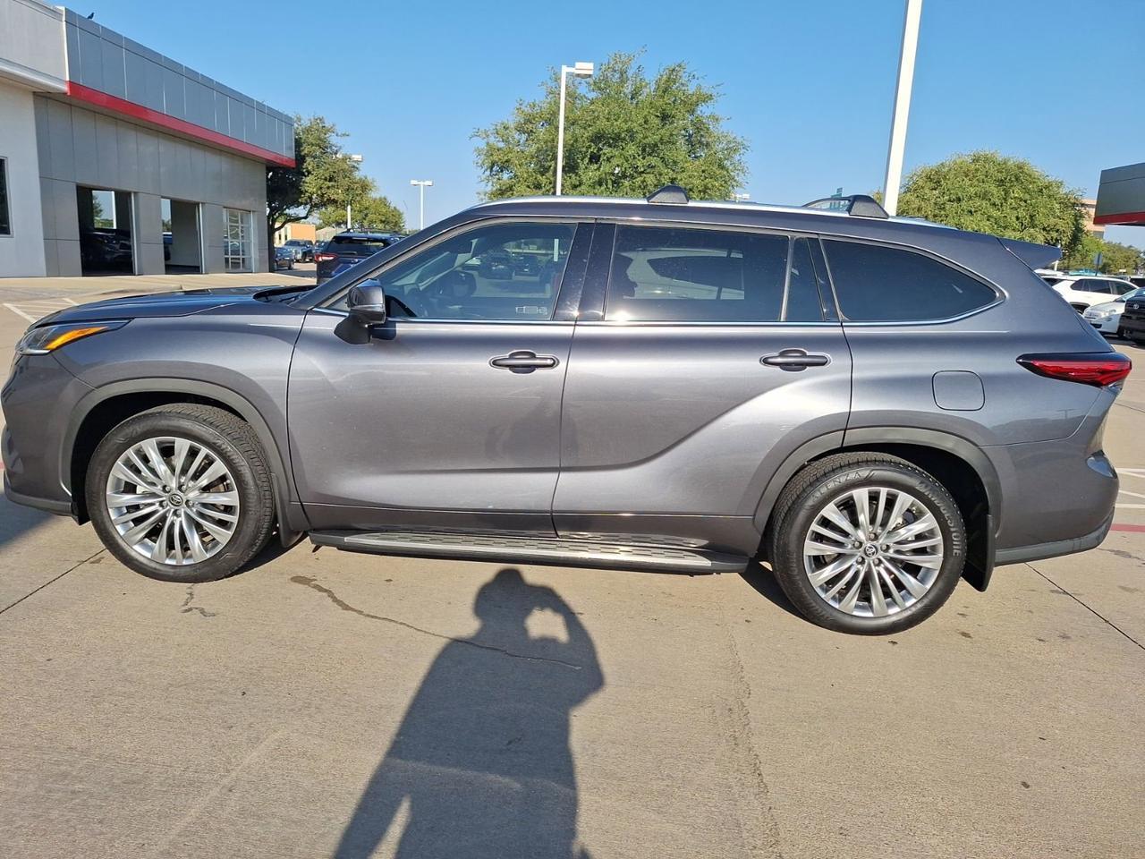 2023 Toyota Highlander L Hurst TX