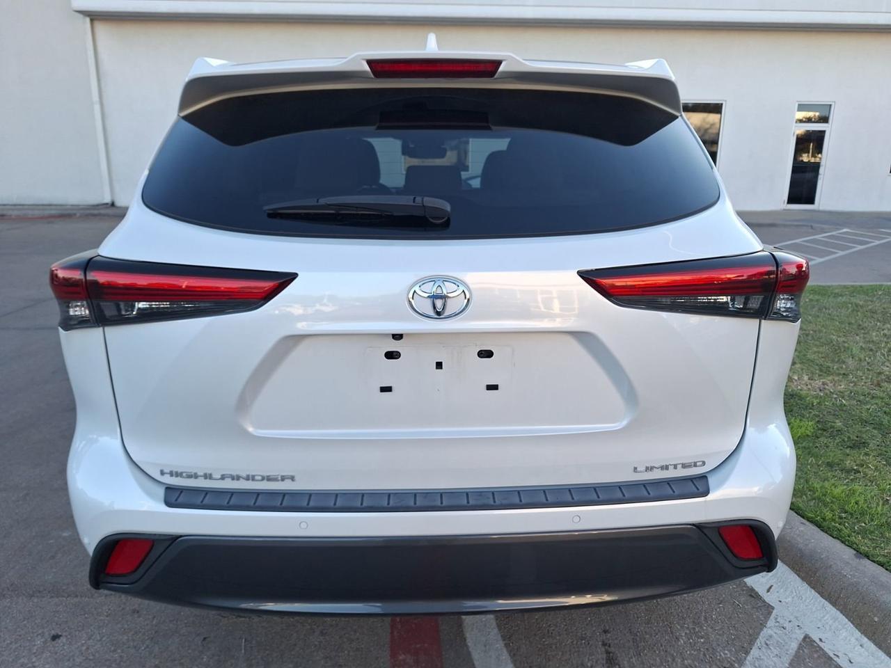 2023 Toyota Highlander L Hurst TX