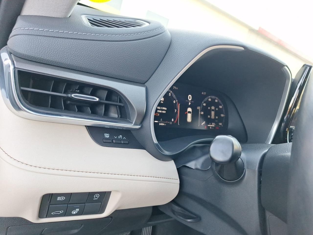 2023 Toyota Highlander L Hurst TX